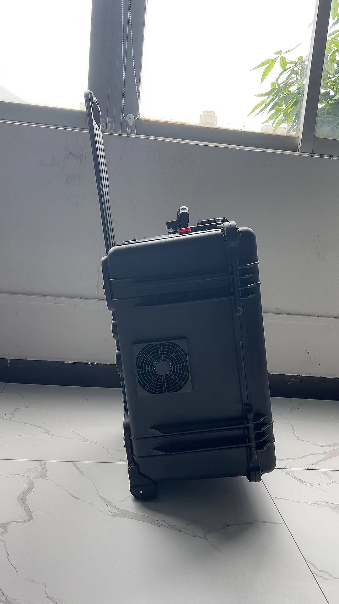 蚌山手拉箱型移动通信干扰器